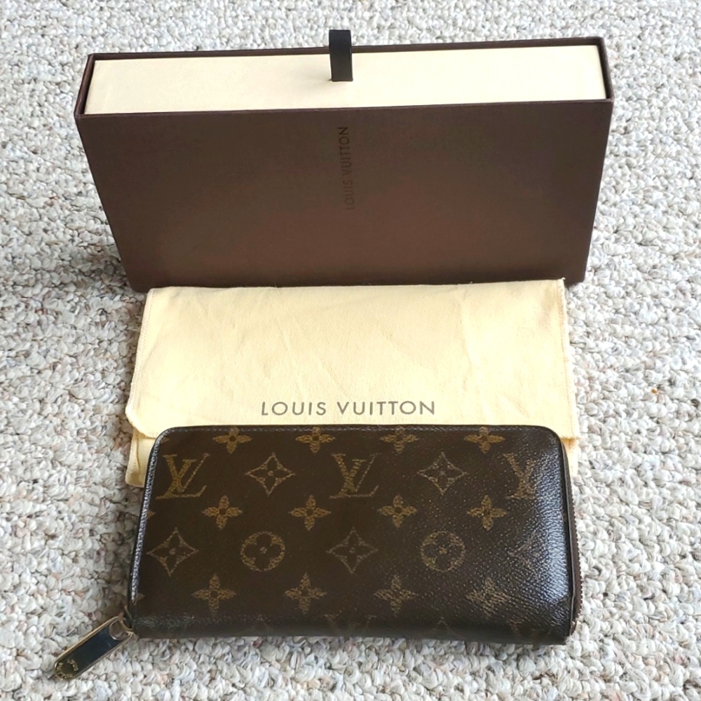 Louis Vuitton Zippy Monogram Wallet